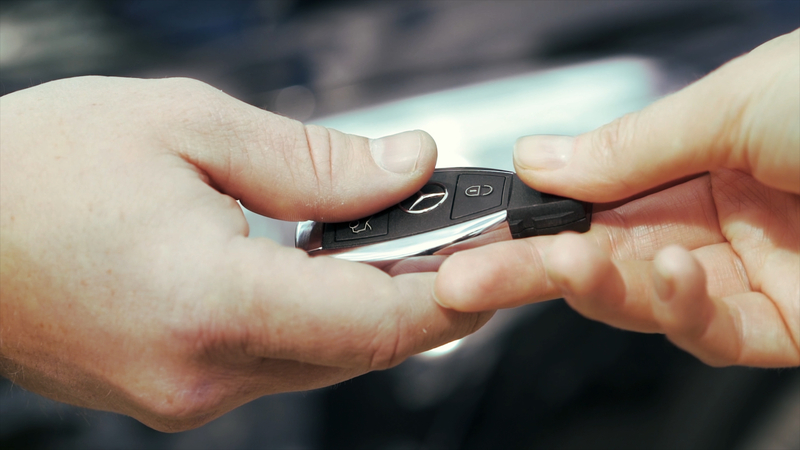 Handing over car keys when used car is sold